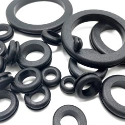 Sort gummigjennomføring ø 22mm- Ø 28mm pris er pr stk