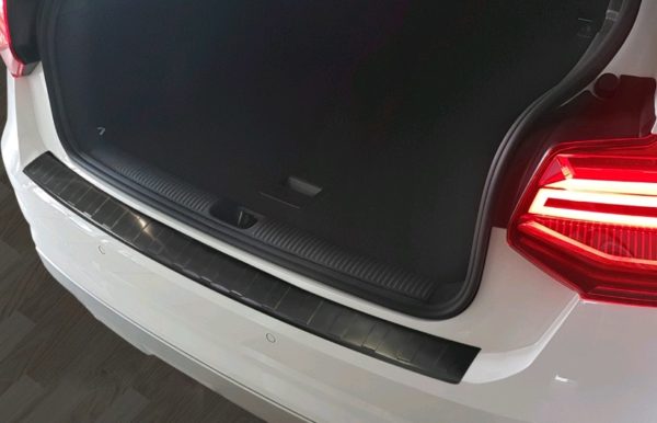 Audi Q2 bakfangerbeskytter i sort metall