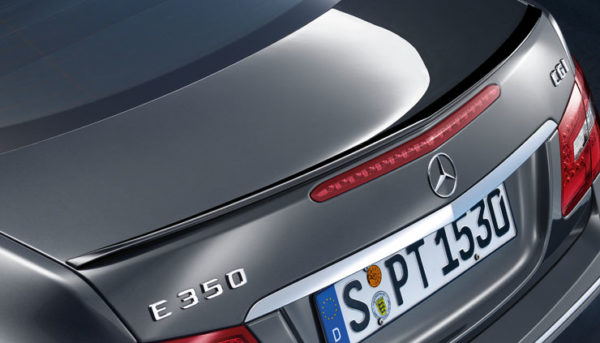 C207 AMG design spoiler til bagasjeluken