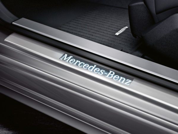 C207 Mercedes originale innstegslister med lys