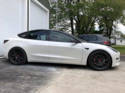 Alternative view of Tesla Model 3 H&R senkesett 4WD