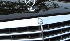 W204 Mercedes originalt grillemblem