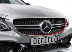 W205 AMG original rød dekorfolie rundt grill