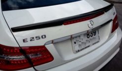 W207 Carbon spoiler til koffertlokket