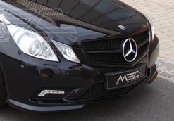 W207 Sort og chrome 1-fins grill