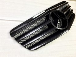 W211 06-09 Carbon look grill med stjerne