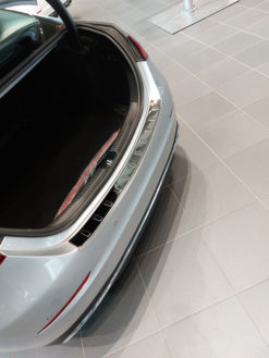 Alternative view of Mercedes S206 C-klasse stasjonsvogn lastekantsbeskytter AMG