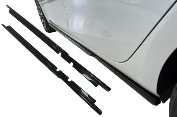 Sideskjørtforlengelser egnet for Seat Leon Mk4 (2020-up) Piano Black