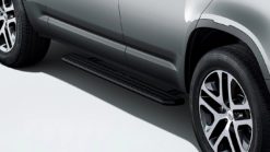 Utplasserbart sidetrinnsett - 110, for kjøretøy uten forhandlermontert tauing, 23MY og utover